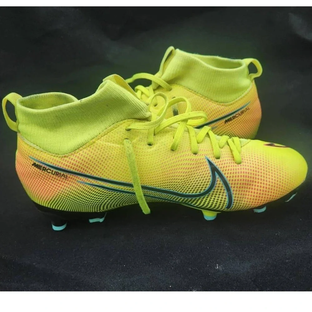 NIKE Mercurial Football Boots Yellow SIZE 5Y